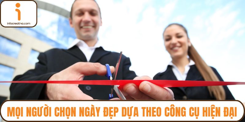 Mọi người chọn ngày đẹp dựa theo công cụ hiện đại